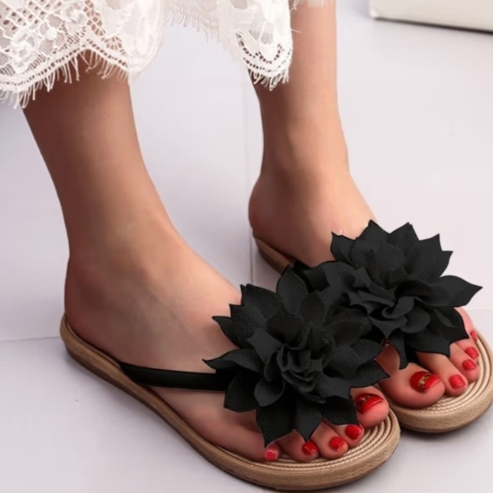🌸 Floral Summer Flip Flop Sandals – Size 8